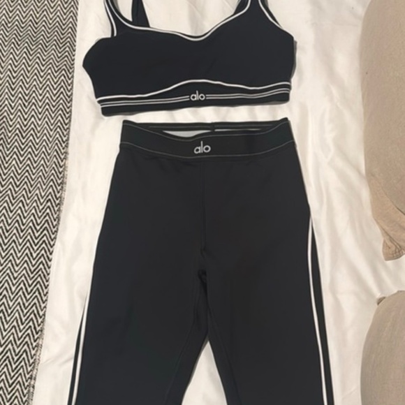 Alo Set - Picture 3 of 3